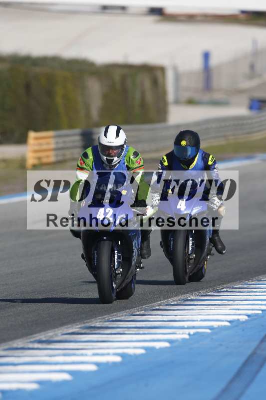 /Archiv-2024/02 29.01.-02.02.2024 Moto Center Thun Jerez/Gruppe gruen-green/42